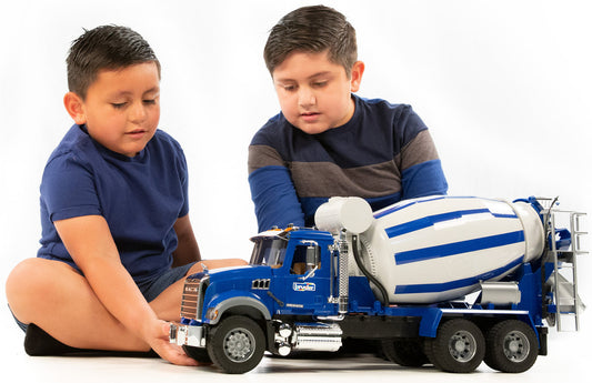 02814 MACK Granite Cement mixer