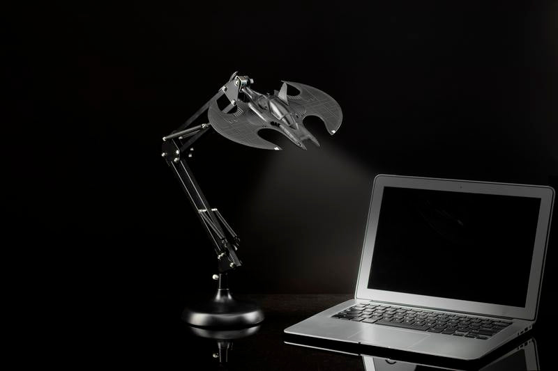 Batwing Posable Desk Light