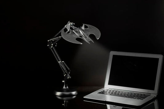 Batwing Posable Desk Light